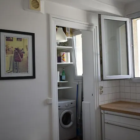 Spacious 1 Bedroom With Large Balcony Appartement Paris